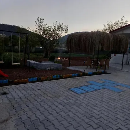 Guerbuez Garden Holiday home *